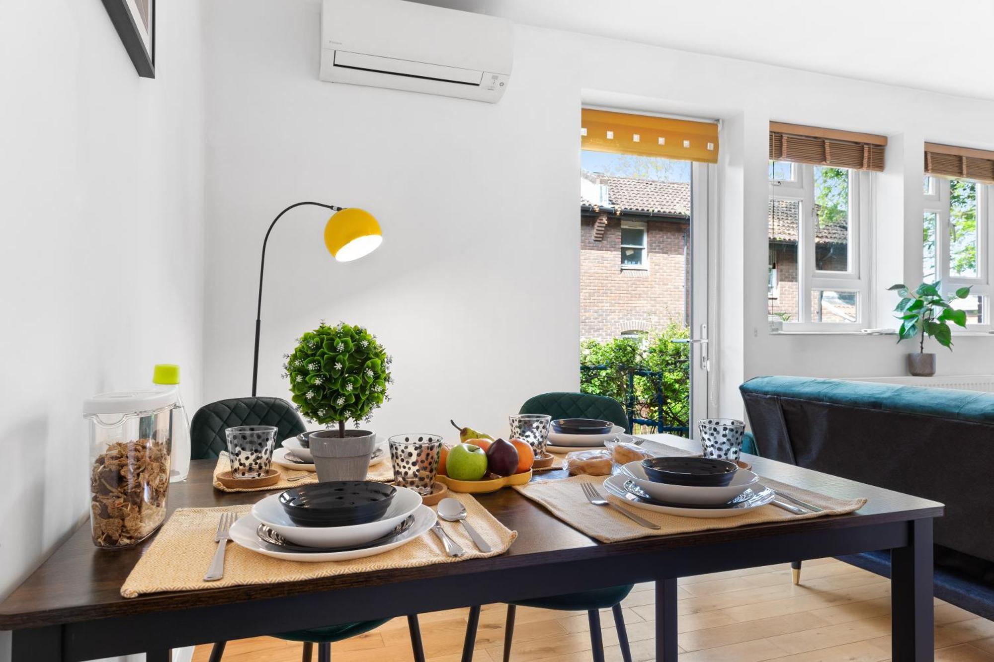 Clapham Serenity Garden Retreat With Free Parking Лондон Екстер'єр фото